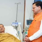 मुख्यमंत्री पुष्कर सिंह धामी ने मैक्स हॉस्पिटल में जाकर पूर्व मुख्यमंत्री भुवन चंद्र खंडूरी के स्वास्थ्य का हालचाल जाना
